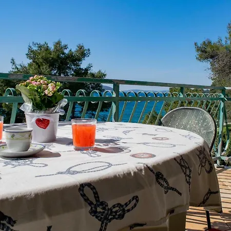 Apartment Deluxe Seafront Maslinica